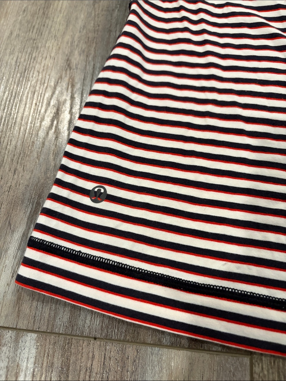 Lululemon 5 Year Basic Tee Stripe | L - Picture 6 of 7